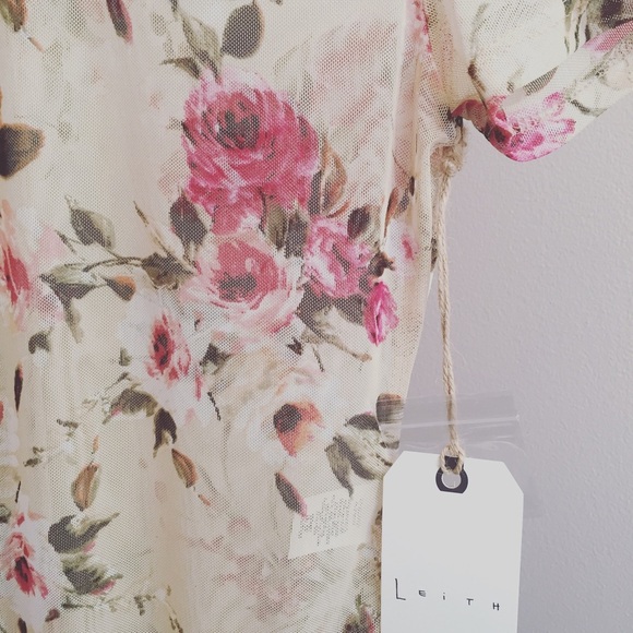 LEITH Sheer Floral Bodysuit - Picture 5 of 5